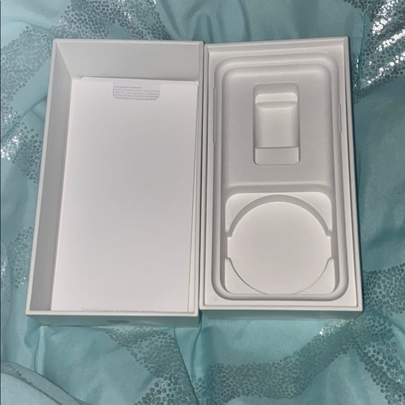 iPhone X Empty Box - Picture 3 of 5